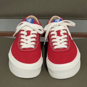 Kelsa Ember Low &ndash; Crimson Canvas